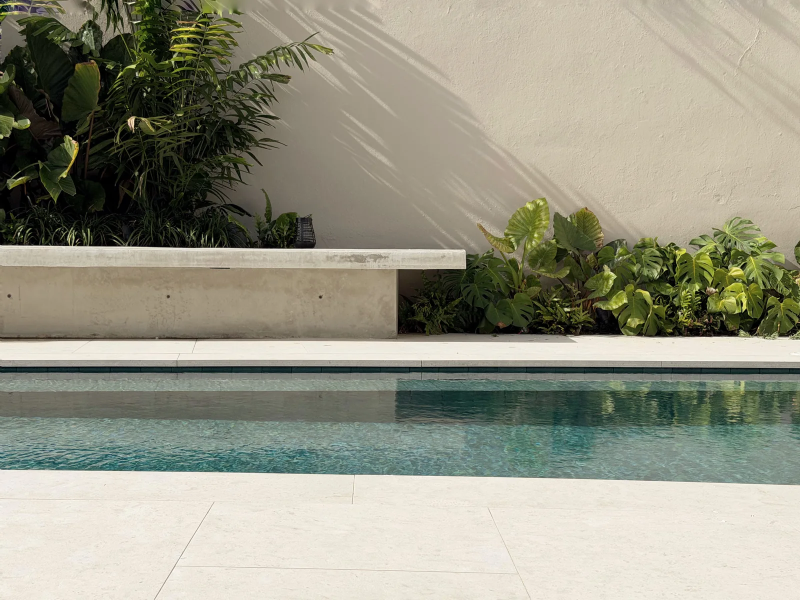 Paseo Real Addition — poolside seating